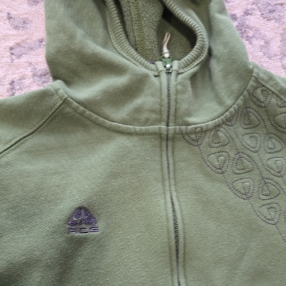 Nike ACG Green Hooded Sweatshirt with Full Zipper - Picture 2 of 7